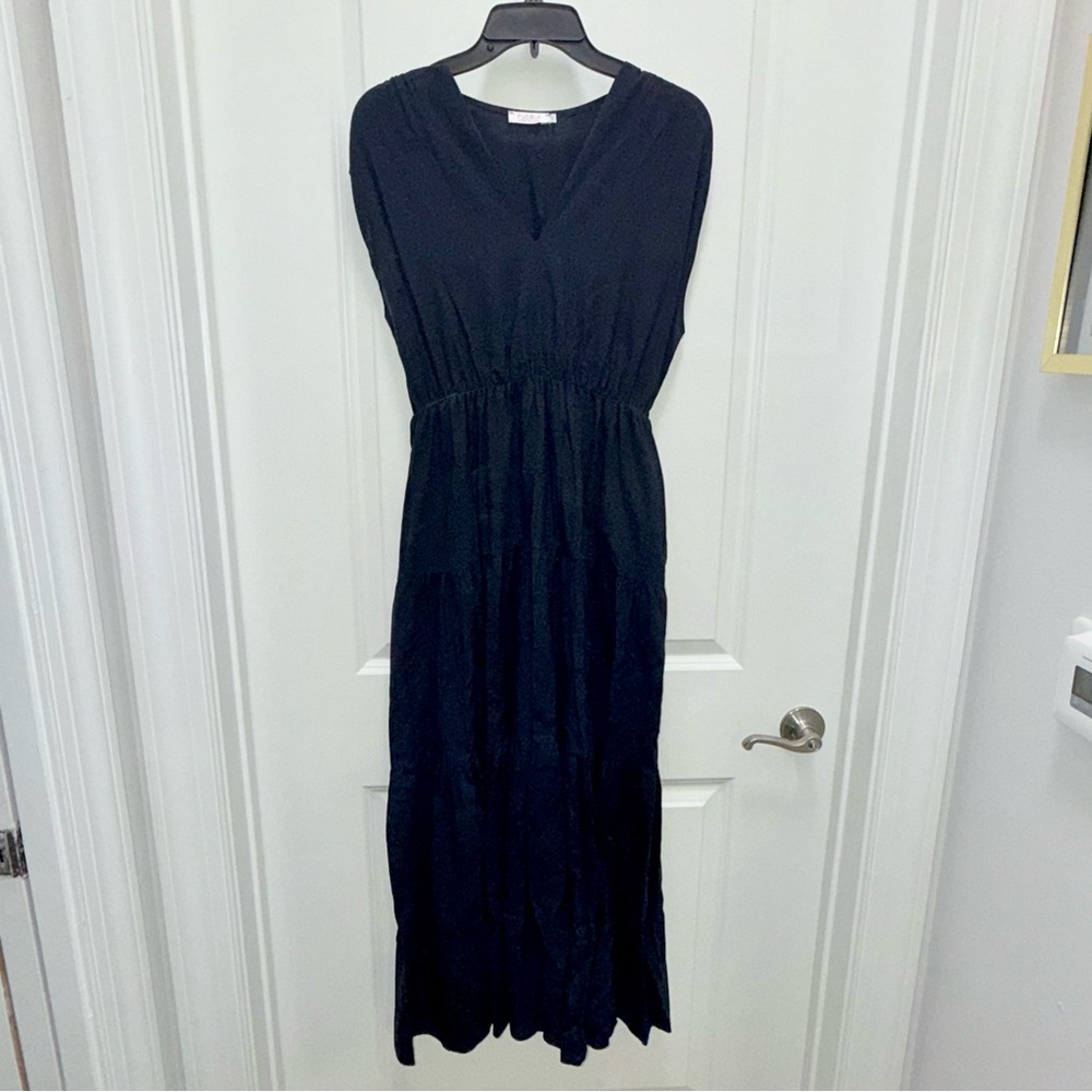 Like new! FUCSIA Made in Italy Navy Blue Tiered Maxi Dress Linen Blend